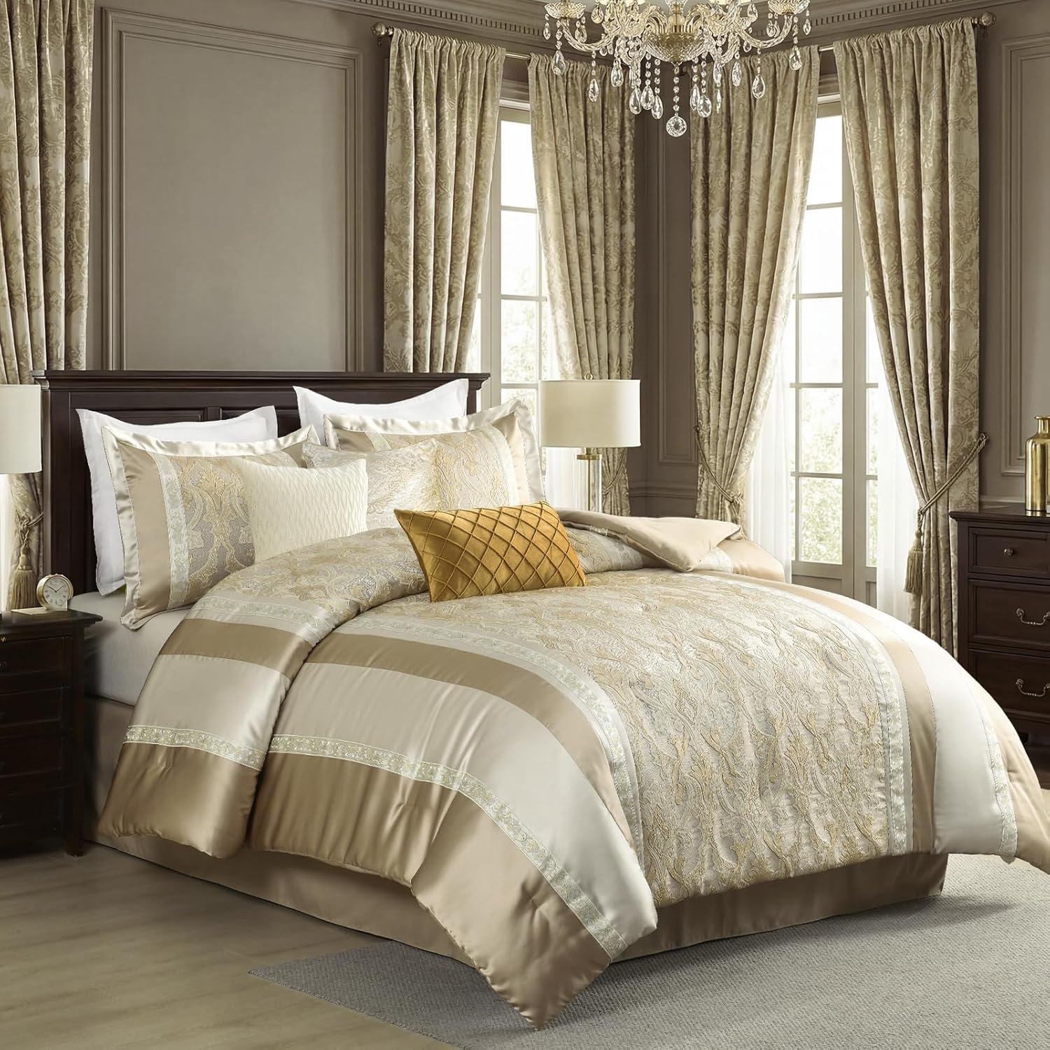 Bedduvit Luxury 7 Piece Bed in Bag, Vintage Damask Jacquard Thick Queen Comforter Set, Luxurious Genuine Patchwork Design All Season Bedding Set with Bed Skirt, Decor Pillows, Shams, Gold/Beige/Cream