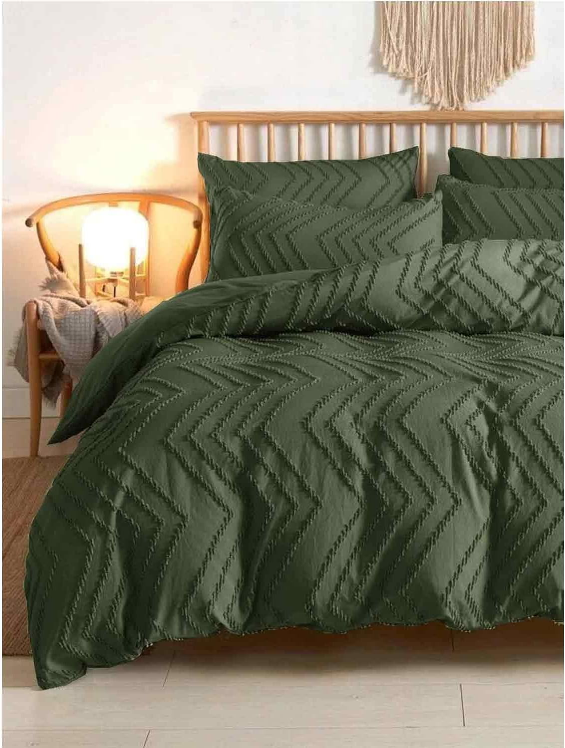 Nanko Olive Green Duvet Cover King Size, 3pc Boho Tufted Microfiber Bedding Comforter Cover Set, All Season Aesthetic Shabby Chic Soft Embroidery Textured Geometric Quilt Cover (104×90)