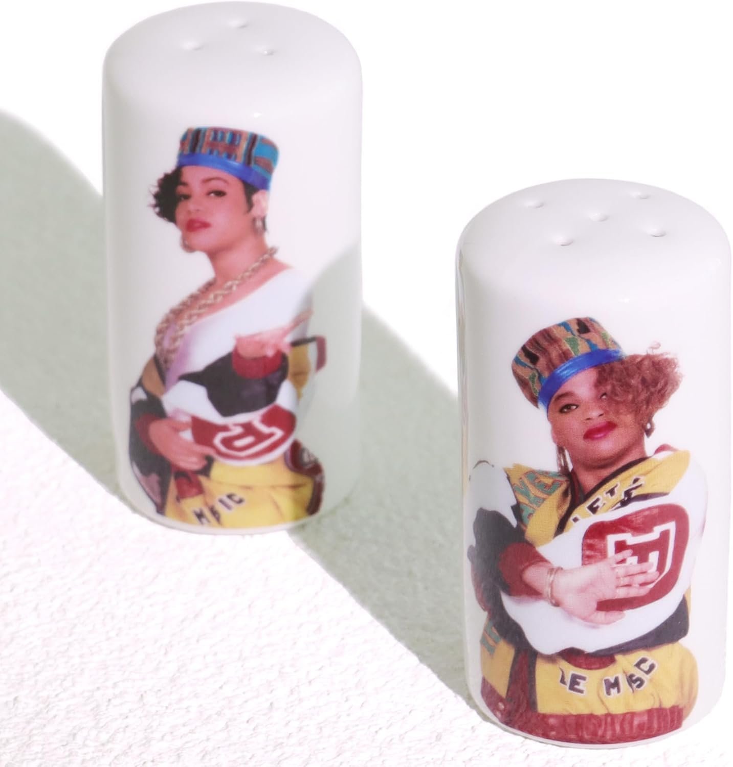 Ceramic Salt and Pepper Shakers Set – Cute Salt Shaker and Pepper Shaker for Kitchen Table Decor – Vintage Style Farmhouse Salt & Pepper Dispenser (White)