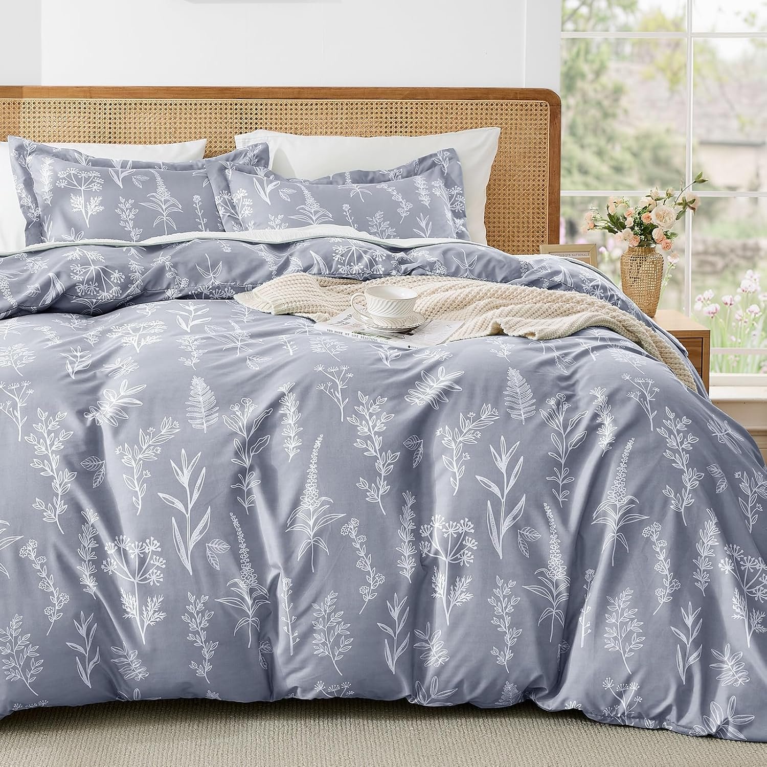 MUXHOMO Duvet Cover King Size, Reversible Floral Grey Duvet Cover Set with Zipper Closure, 3 Pieces Botanical Patterns Soft Microfiber Bedding Set (90″x104″, 2 Pillow Cases 20″×36″)