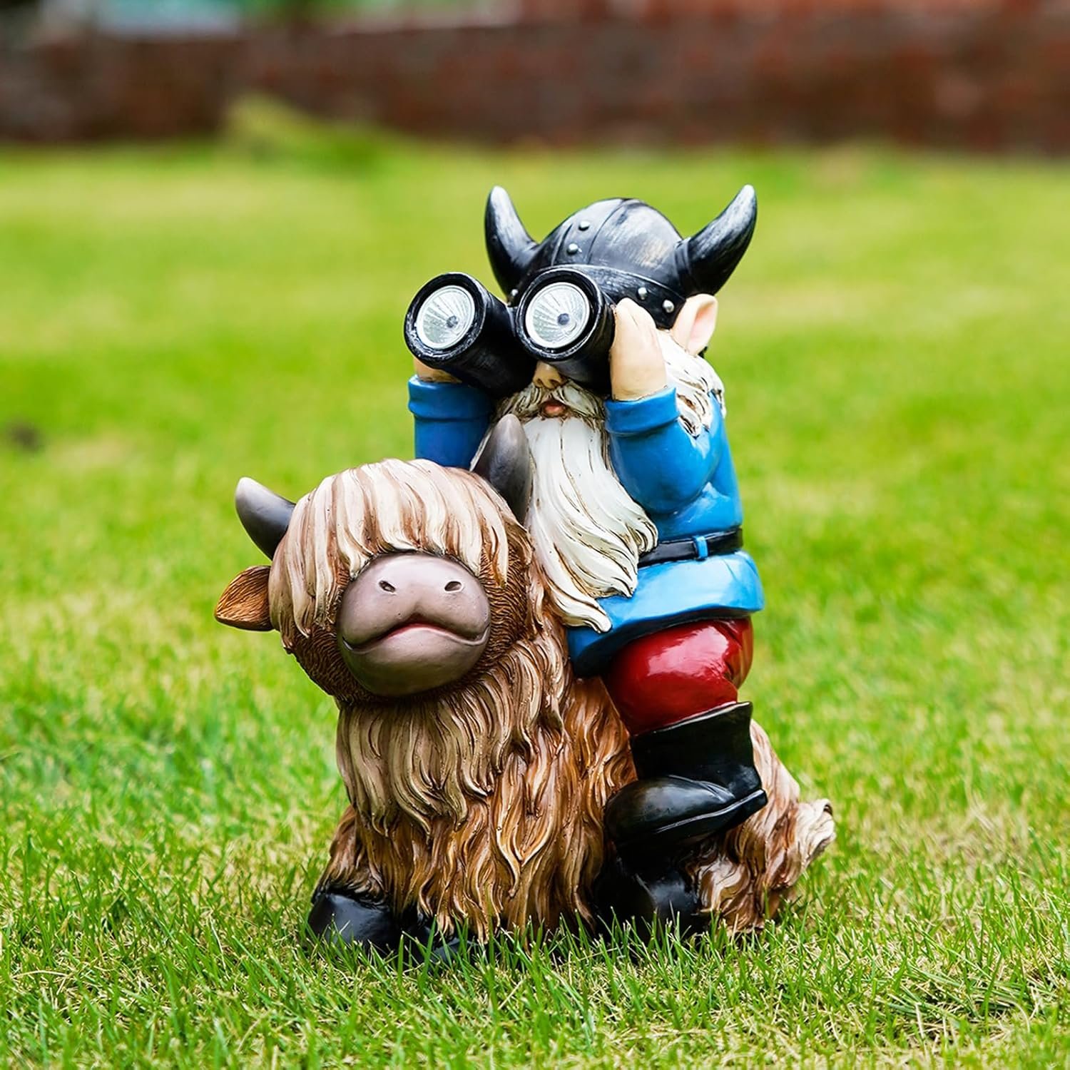 Joint Honglin Solar Garden Statues Resin Gnome Sitting on Highland Cow Outdoor Telescope Gnome Decorations Yard Ornament for Patio Lawn Balcony, Unique Housewarming Birthday Gifts for Mom Dad