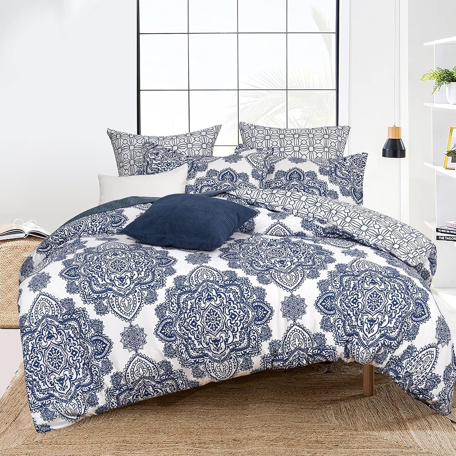 PHF Ultra Soft Paisley Duvet Cover King Size, Printed Bedding Set 3 Pieces, Comfy Farmhouse Pattern Duvet Cover Set with 2 Pillow Shams, Zipper Closure and 8 Ties, 104″x90″, Royal Blue & White