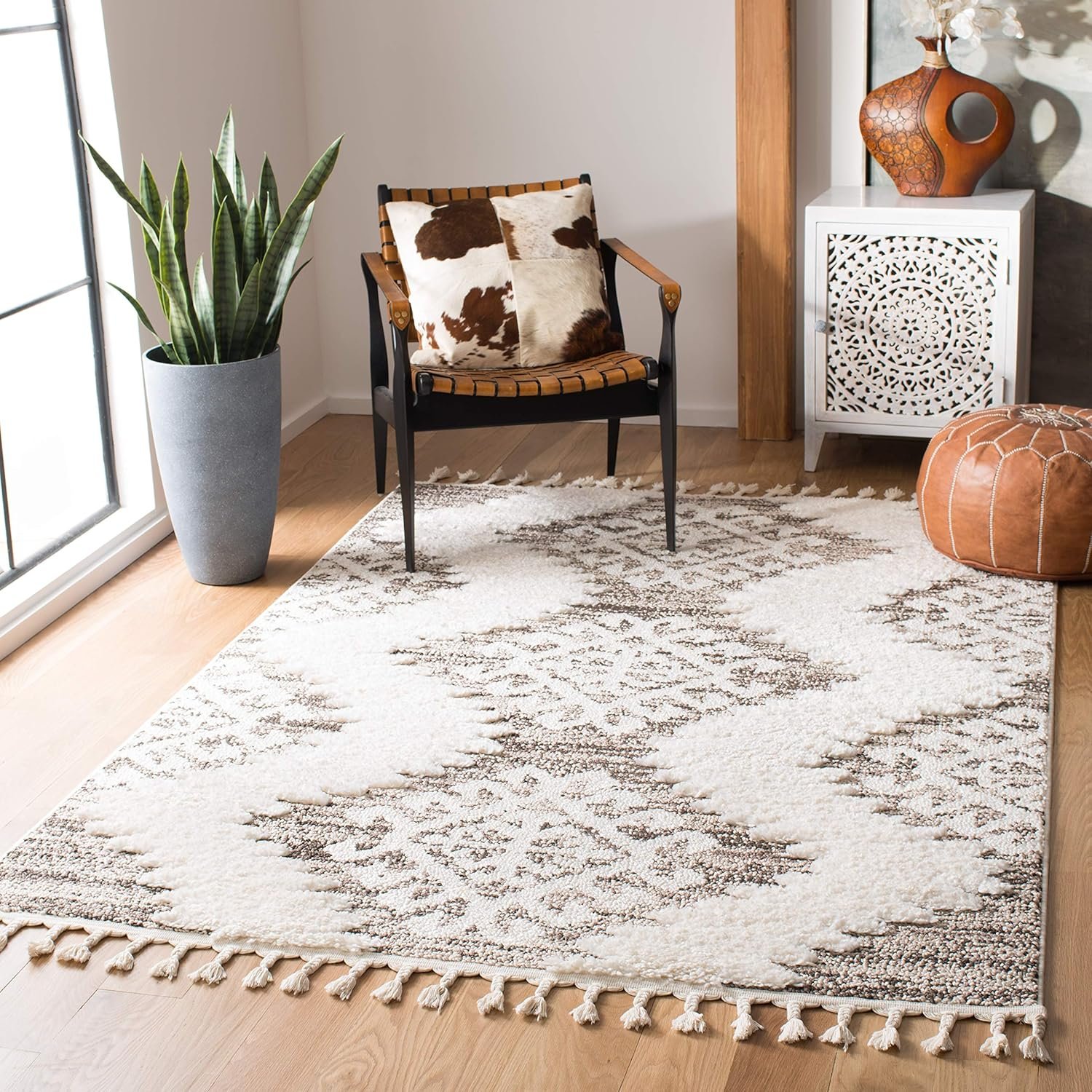SAFAVIEH Moroccan Tassel Shag Collection Area Rug – 6’7″ x 9’2″, Ivory & Brown, Boho Design, Non-Shedding & Easy Care, 2-inch Thick Ideal for High Traffic Areas in Living Room, Bedroom (MTS652A)